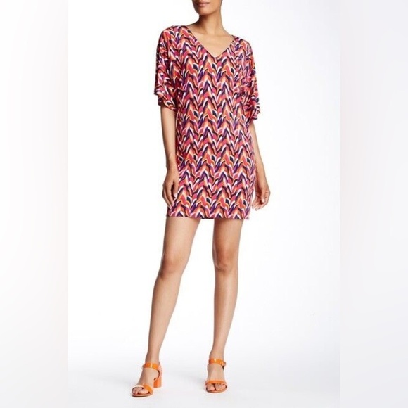 TRINA TURK Griffin Pink Navy Blue Mini Dress Wave Dolma Size 8 M Lined Vacation - Picture 1 of 9